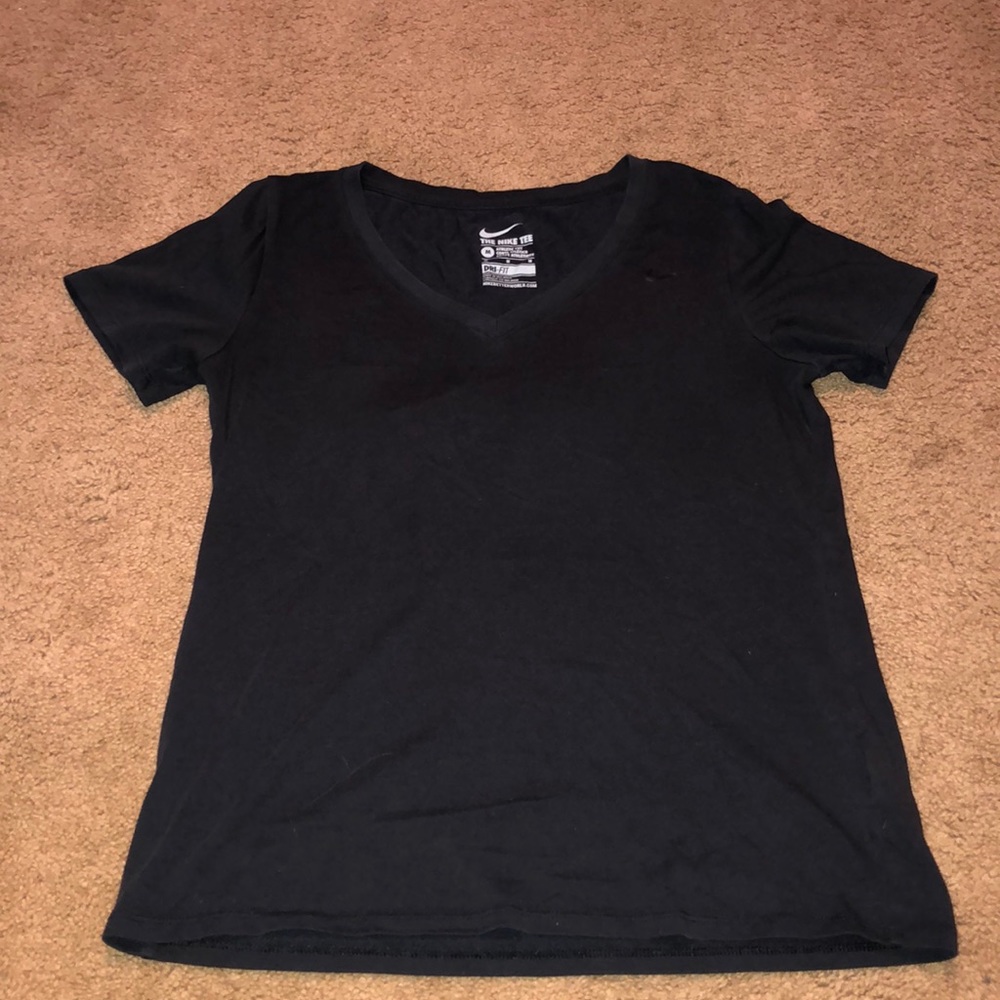 4/$20 Nike Black Athletic Cut T-Shirt